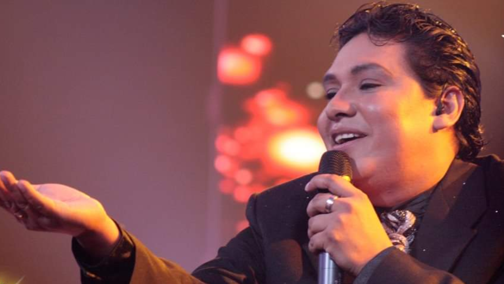 Tributo a Juan Gabriel por el "Día del Padre" en Trujillo Noticias