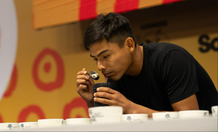Joven cusqueño se ubica en el top 8 de los mejores catadores de cafés del mundo