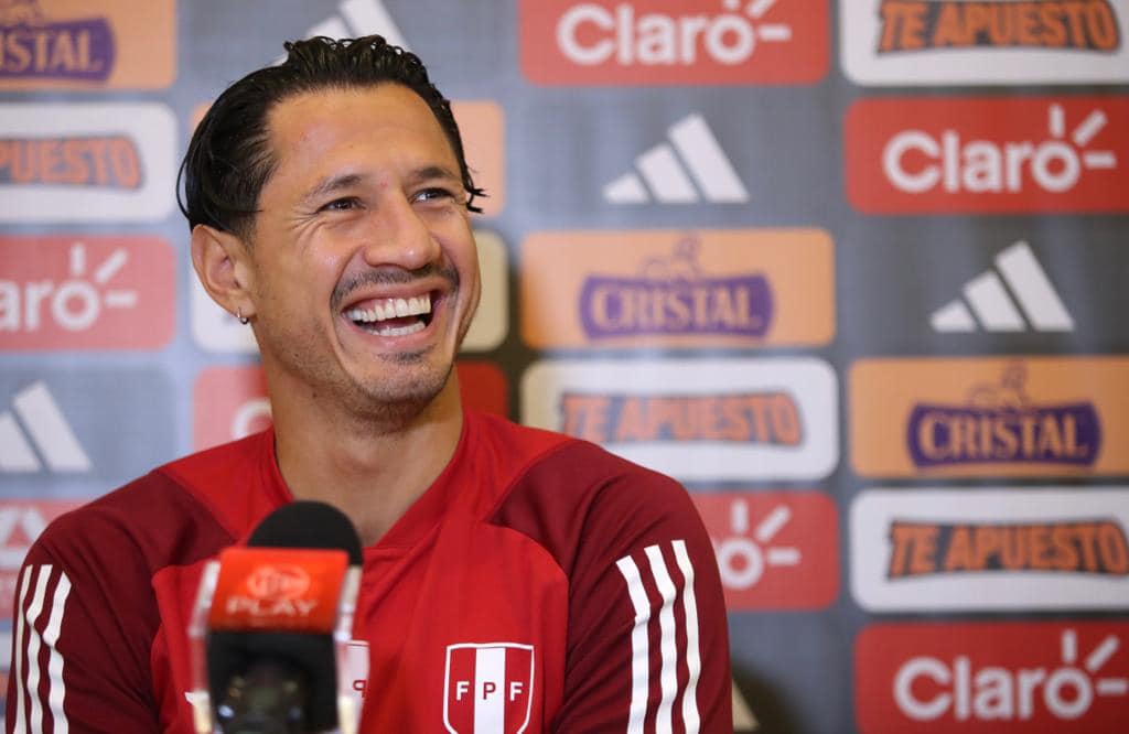 Selección Peruana: Lapadula ya entrena con el equipo en Japón
