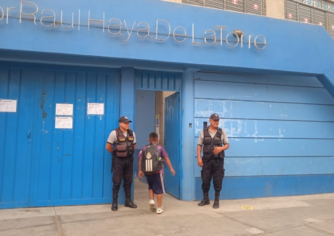Trujillo: Serenos y agentes PNP vigilarán ingresos y salidas de 25 000 alumnos de los colegios de El Porvenir