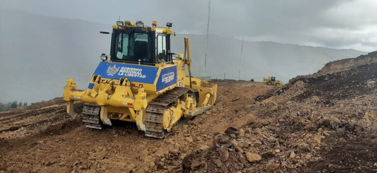 La Libertad: realizan mantenimiento a caminos en Pataz