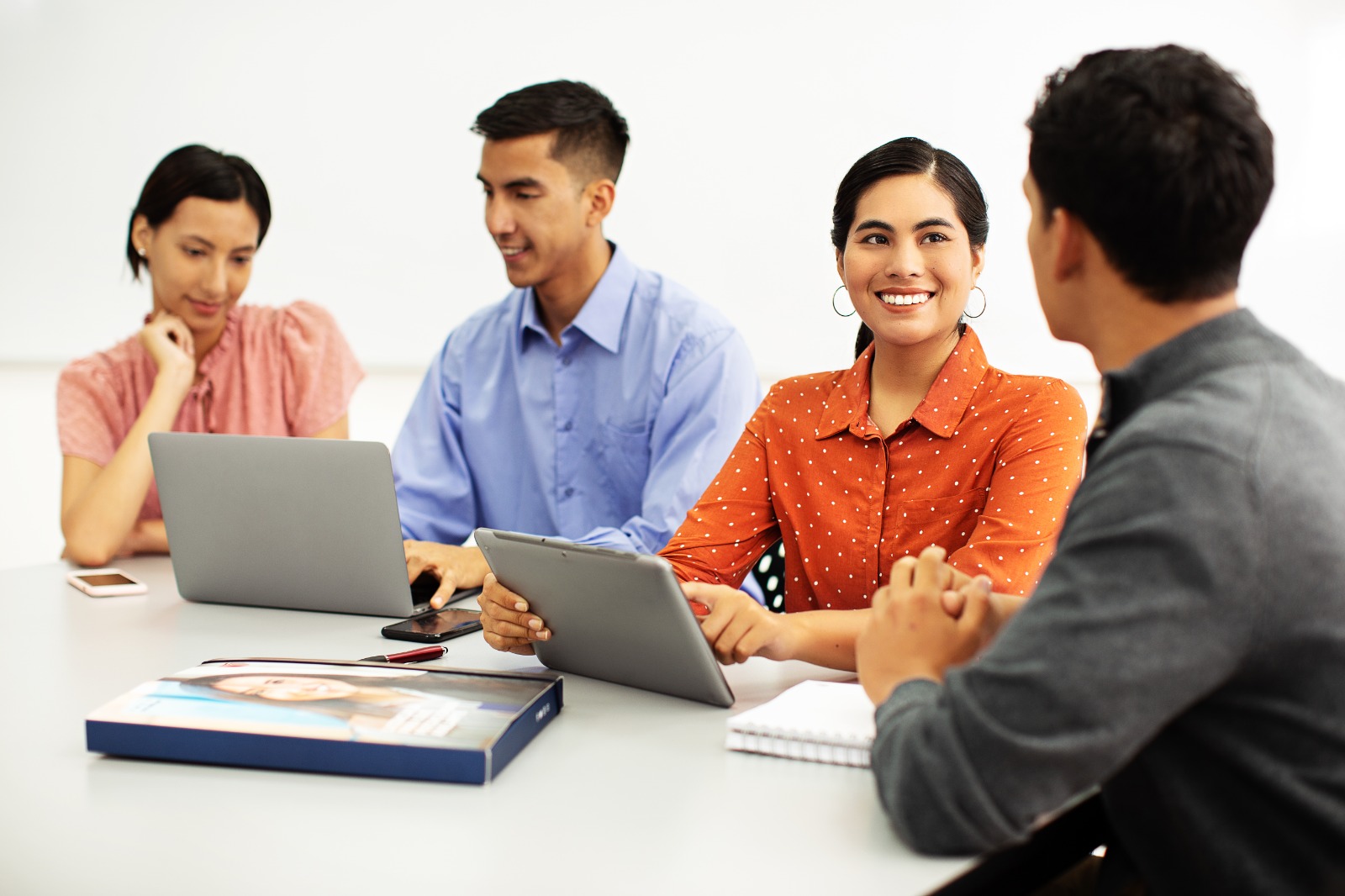 ¿Deseas potenciar tu perfil profesional? Curos y programas