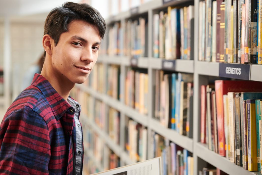 ¿Deseas postular a becas de inglés en el extranjero? Conoce los certificados que solicitan
