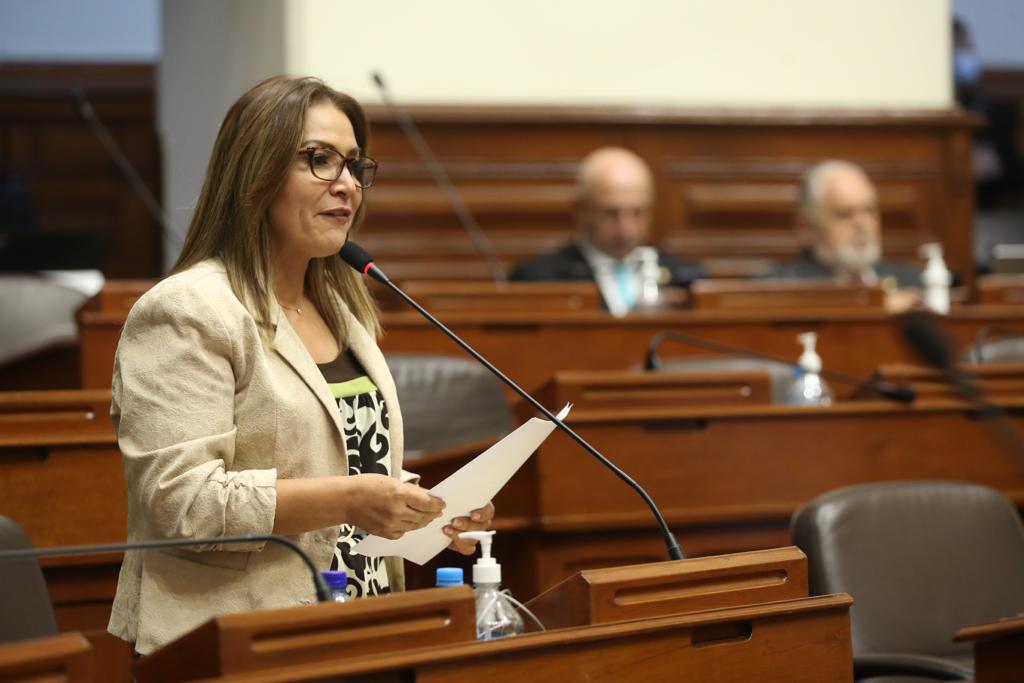 Comisión de Ética rechaza informe que recomendaba suspender a Magaly Ruiz por 120 días
