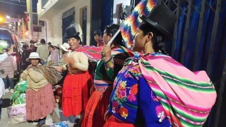 Otra delegación de mujeres quechuas y aymaras partirá a Lima para sumarse a protestas