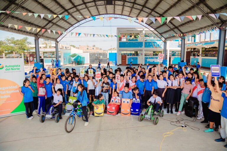 ¡Se unen! Escolares participan en taller de Peatón Seguro en Virú
