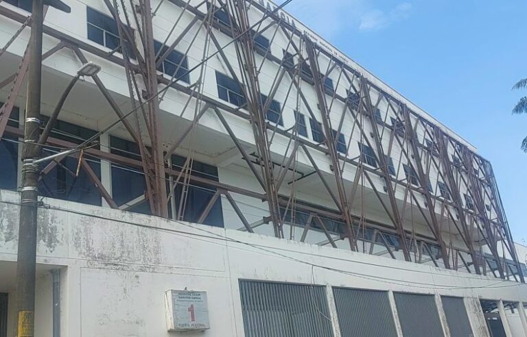 Hospital de Apoyo de Iquitos se deteriora antes de haberse inaugurado