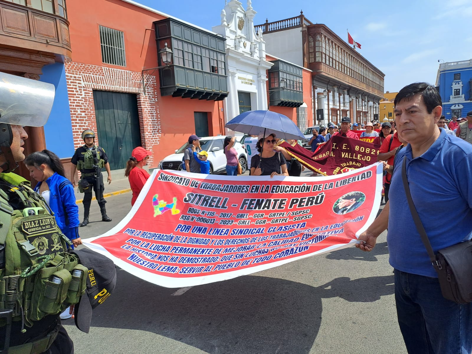 La Libertad: profesores realizan protesta en su día para exigir mejoras en la educación