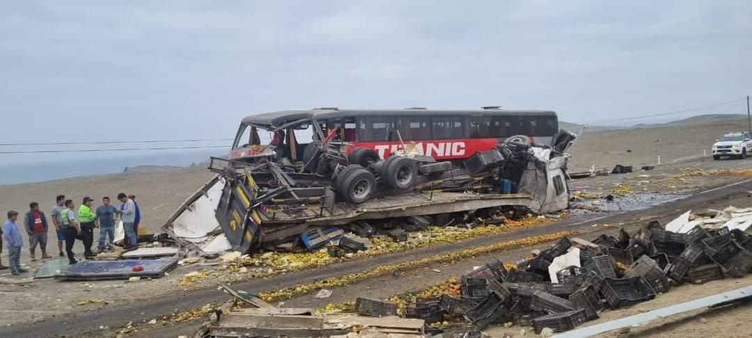 Áncash: dos muertos y más de 20 heridos en accidente de tránsito en Casma