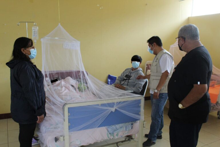 Trujillo: director de la Red de Salud supervisa centros médicos y hospitales por dengue