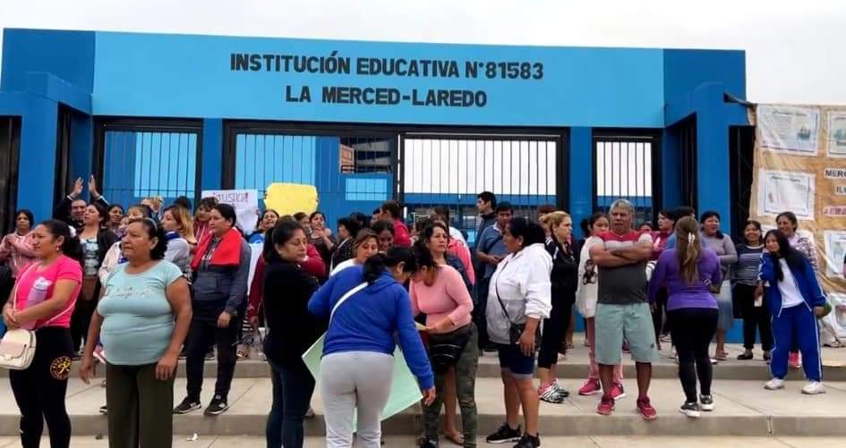 Trujillo: Padres de familia exigen la liberación de menor acusado de violación en la I.E. La Merced de Laredo