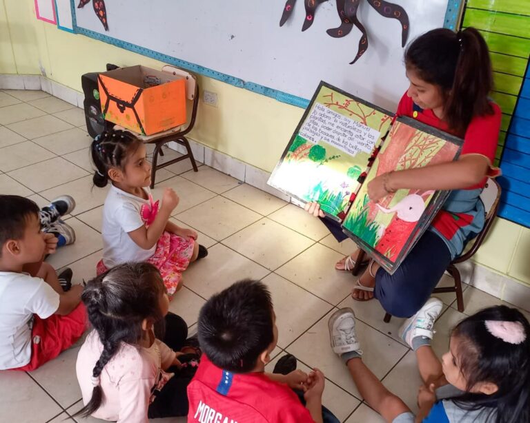Jóvenes universitarios impulsan proyectos de lectura y conciencia ambiental en Trujillo