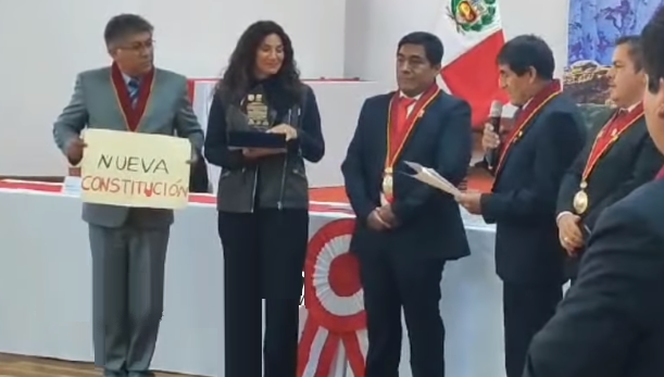 Gobierno Regional de Cusco entrega reconocimiento a hija de Hugo Blanco y apoya nueva constitución