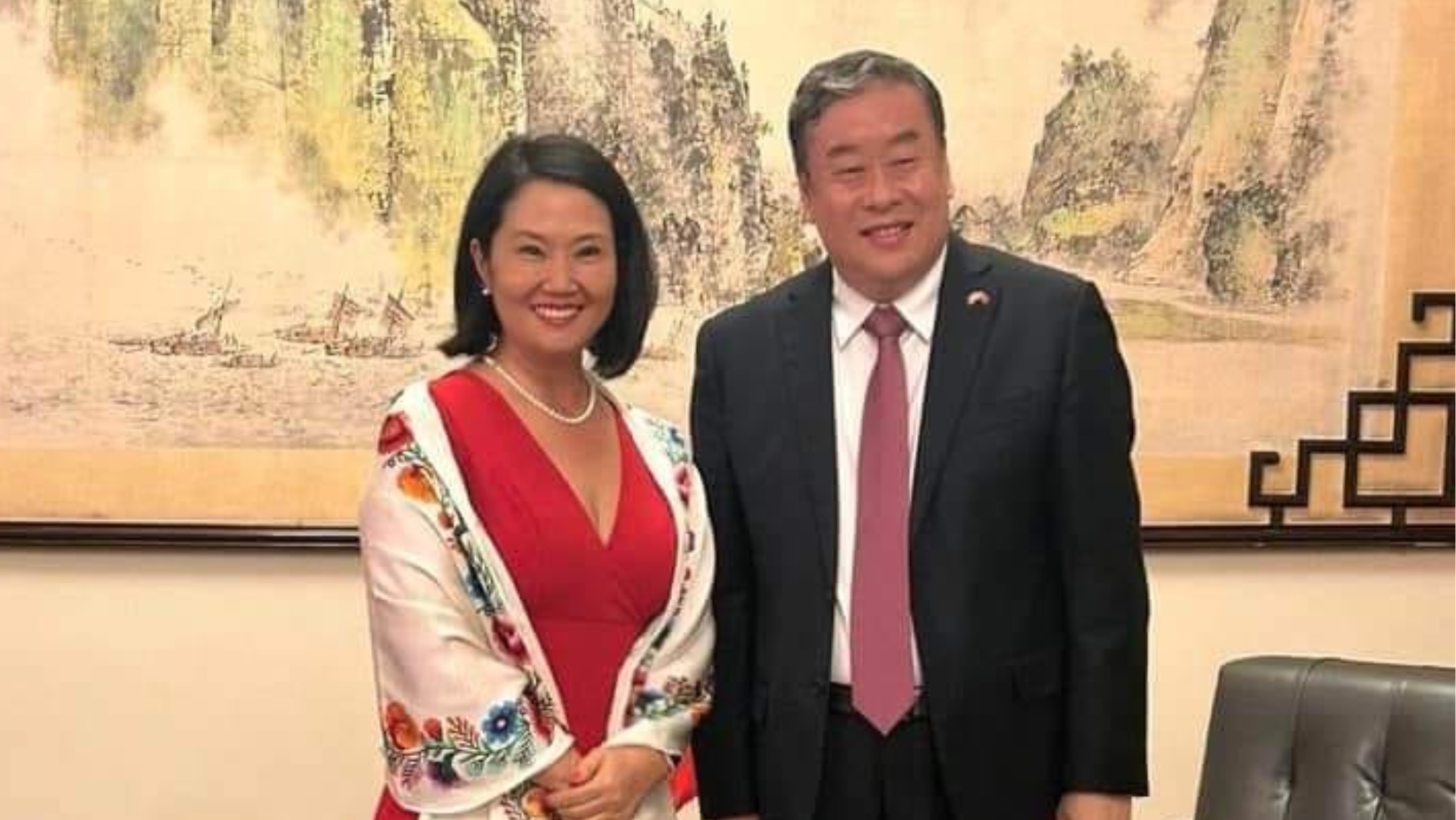 Keiko Fujimori se reúne con el Embajador de China en Perú