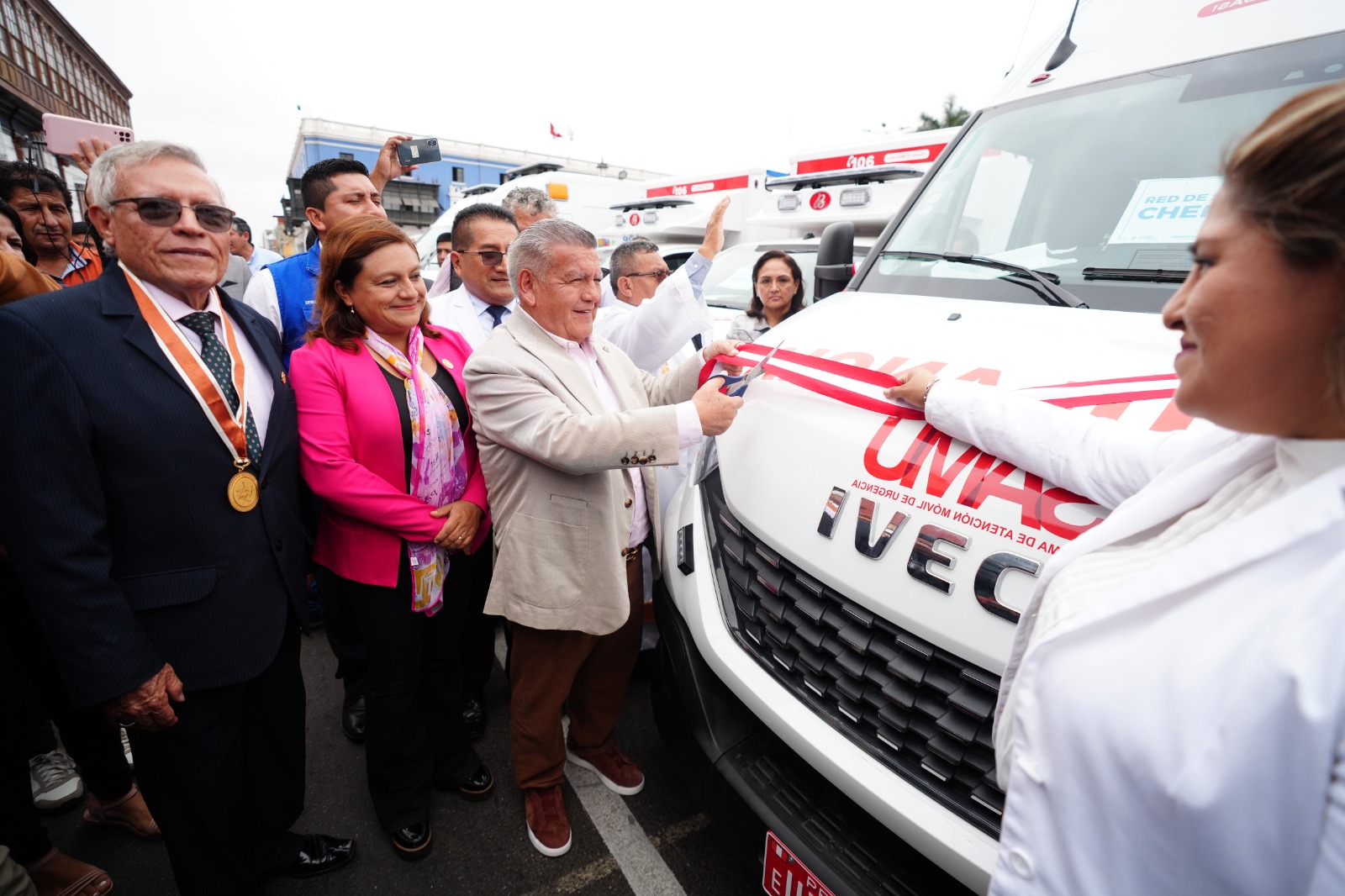 Gore La Libertad entrega 38 ambulancias con inversión de S/ 16 millones