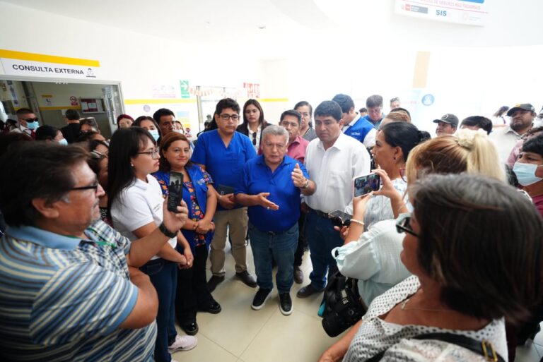 Acuña: “Gestionaremos con el MINSA y el MEF el personal médico para el hospital de Pacasmayo”