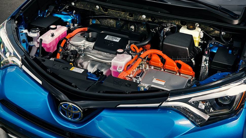 ¿Verdad o Ficción? Aclaramos los mitos sobre los autos híbridos eléctricos