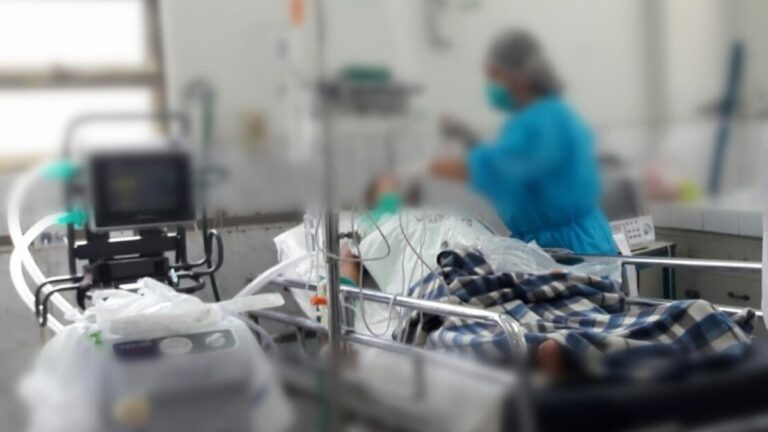 Arequipa: Mujer con rabia ingresa en coma a UCI del hospital Honorio Delgado