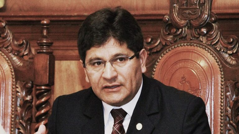 Arequipa: Fiscalía Anticorrupción allana vivienda del gobernador Rohel Sánchez