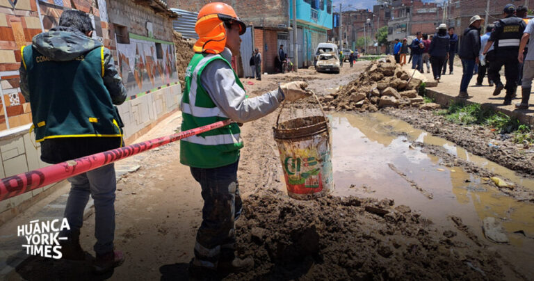 Huancayo: 24 viviendas colapsan por el mal diseño de la obra de canalización del río Chilca