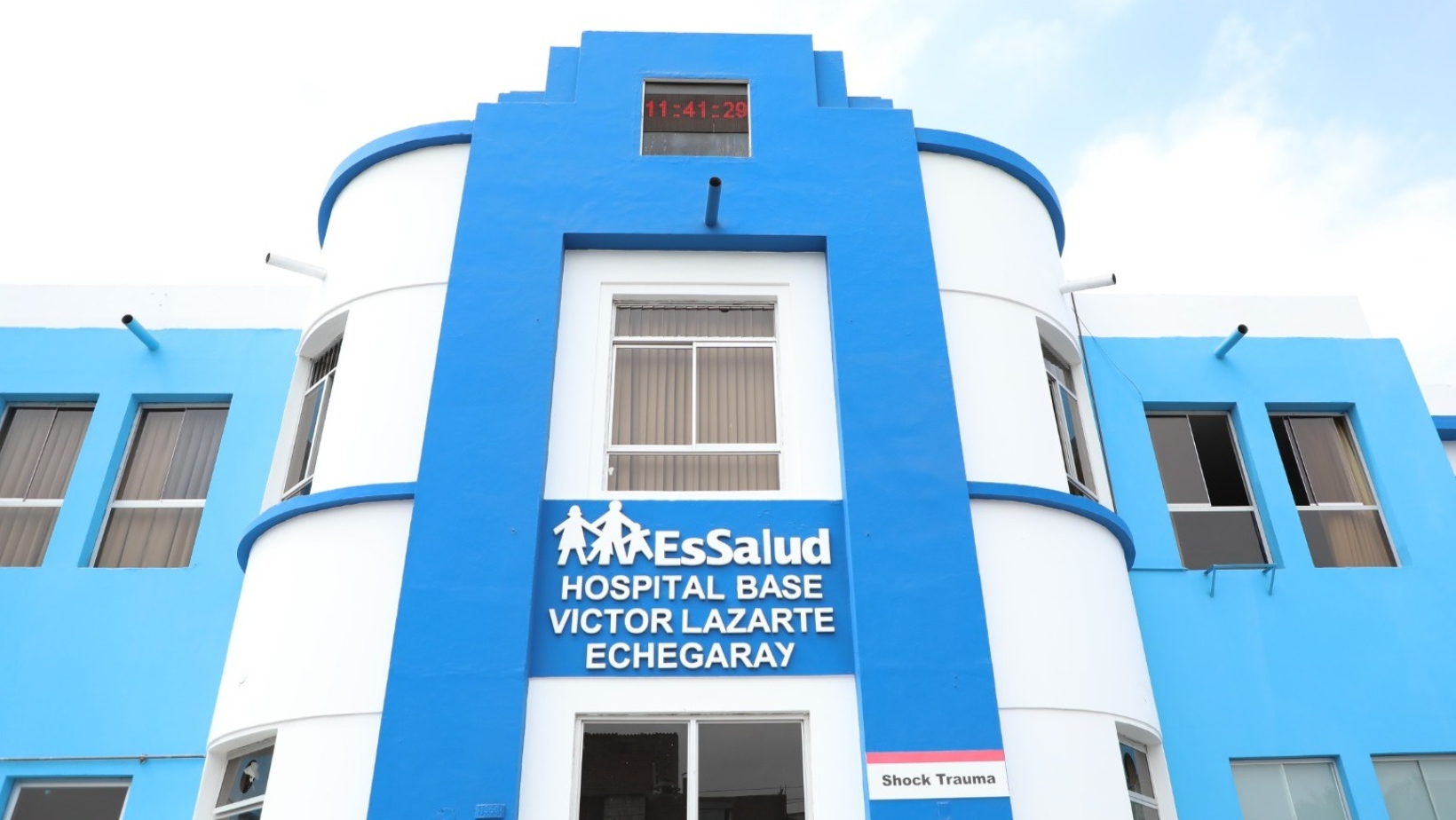 Trujillo: Acreditan al hospital Lazarte para realizar trasplantes de córnea