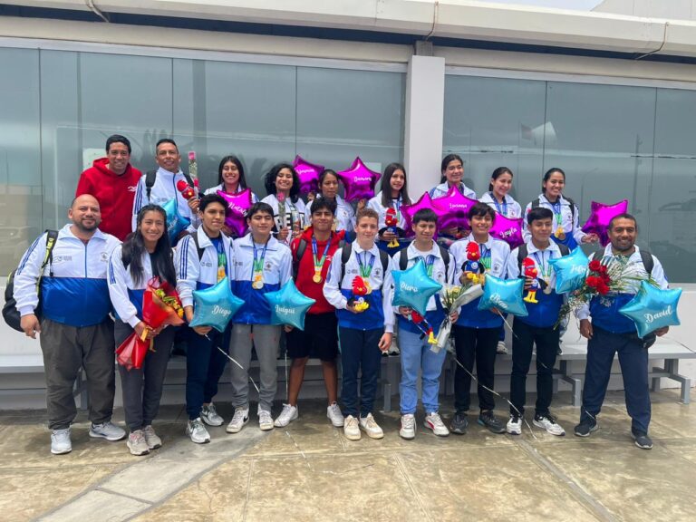 La Libertad: nadadores que ganaron medallas llegaron a Trujillo