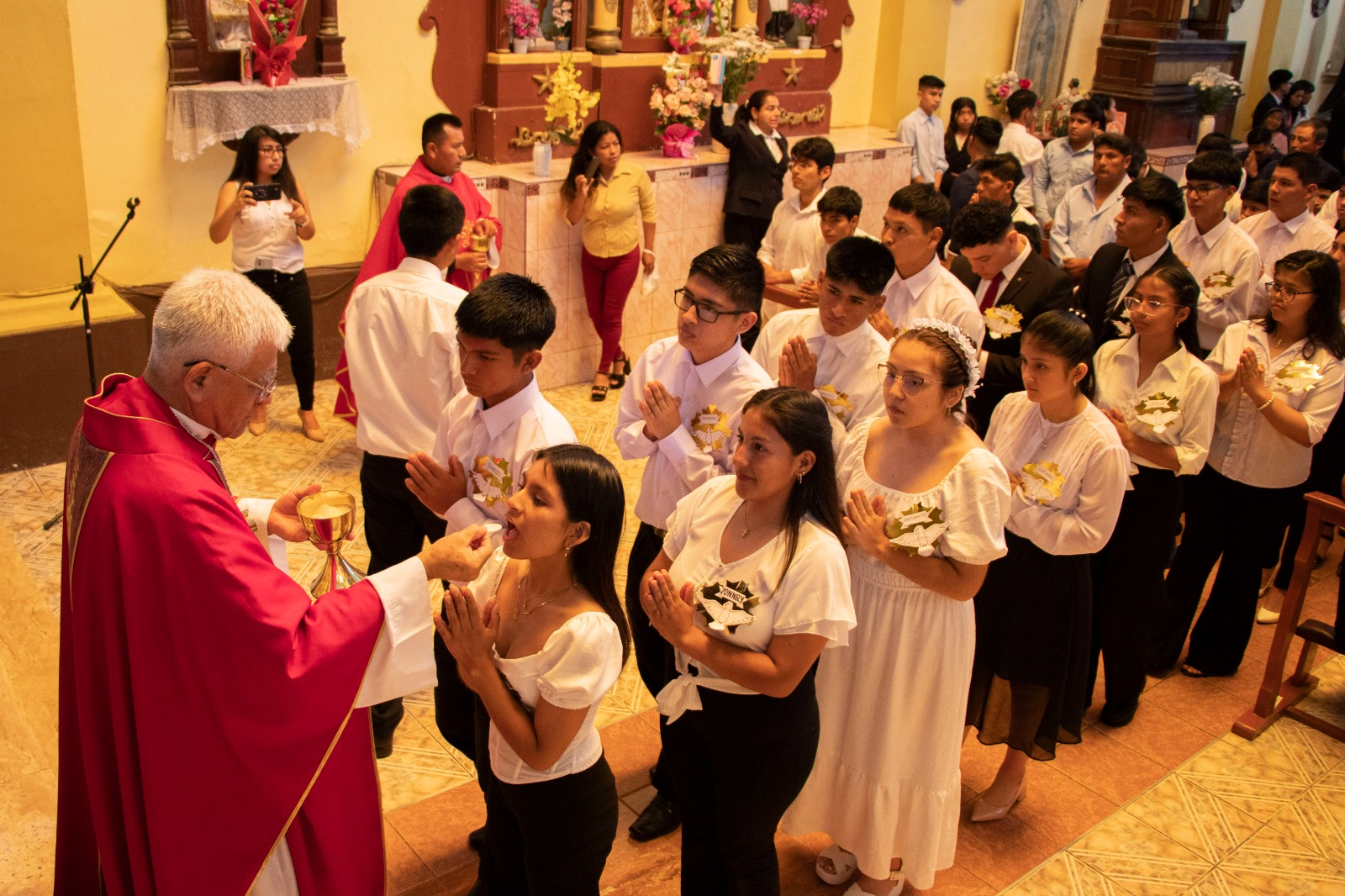 Paiján: jóvenes de la Parroquia Santísimo Salvador reciben el sacramento de la Confirmación