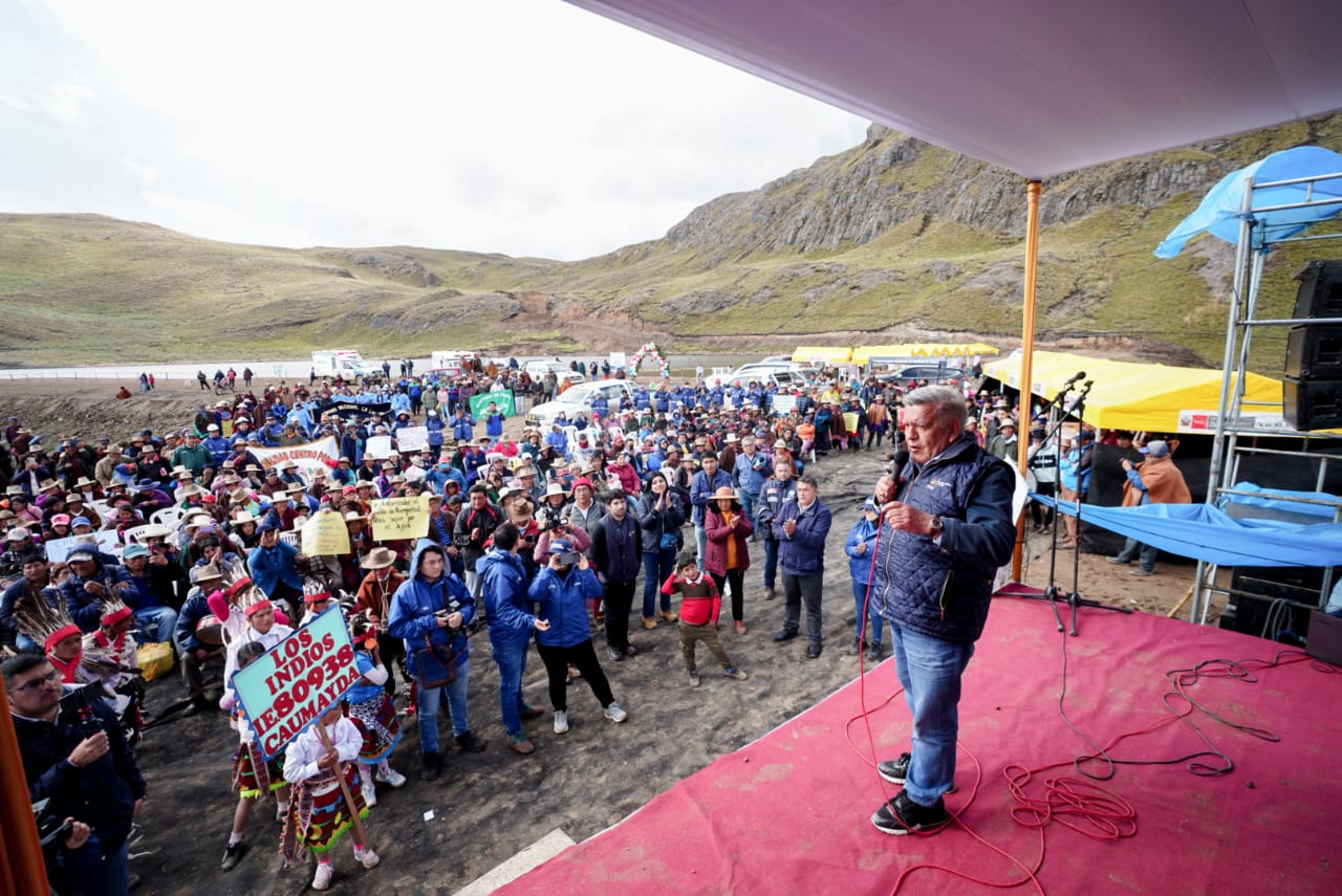 La Libertad: César Acuña comprará 200 ambulancias para centros de salud alejados
