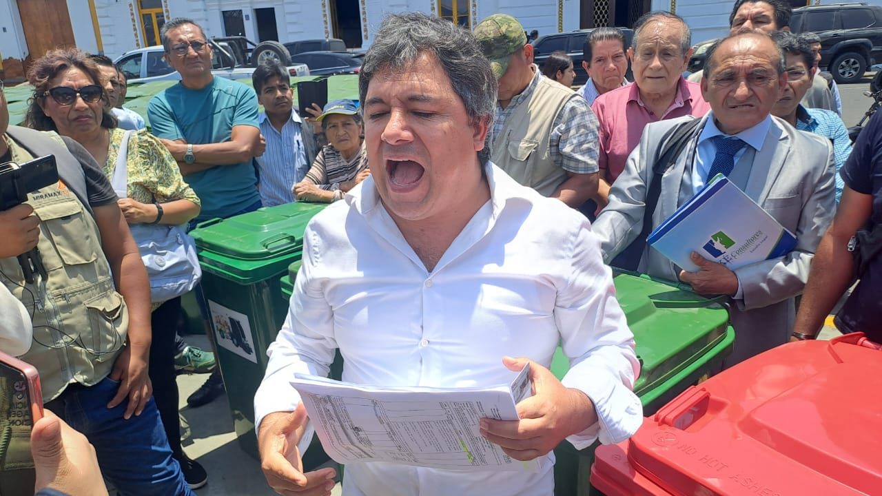 Trujillo: Concejo Municipal ratifica suspensión de alcalde, Arturo Fernández