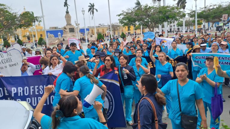La Libertad: Personal de salud abandonaría los hospitales si no hay respuesta del ministro César Vásquez