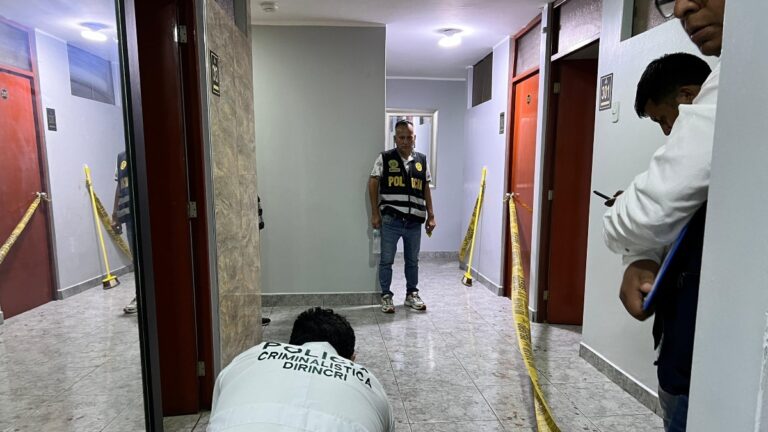 ¿Accidente o feminicidio?: una mujer cae del cuarto piso de un hotel en Arequipa