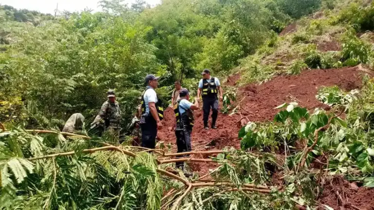 Junín: Derrumbe habría sepultado familia en Mazamari