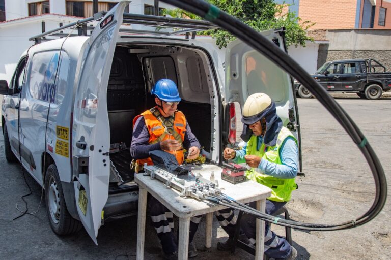 Tráfico de internet fijo experimenta un incremento considerable debido a la fibra óptica