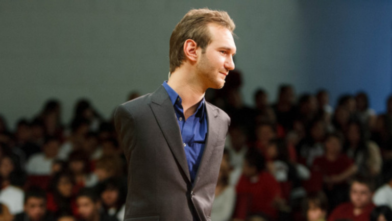 Nick Vujicic inspira a Trujillo con un mensaje de paz y esperanza