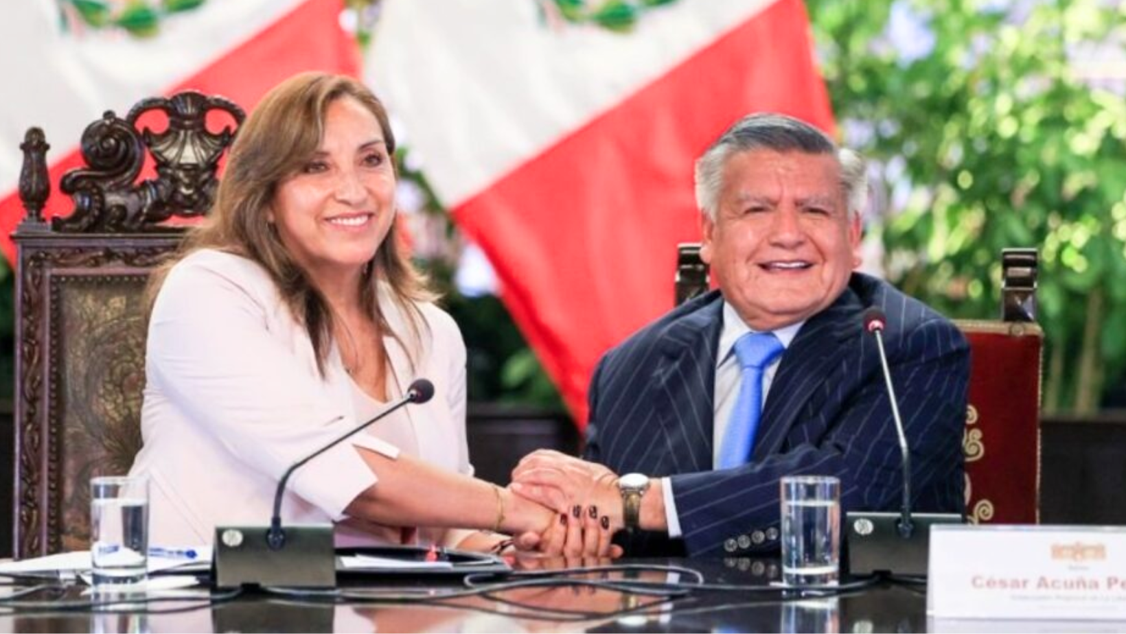 César Acuña critica al Congreso por pedido de vacancia a Dina Boluarte tras escándalo del Rolex