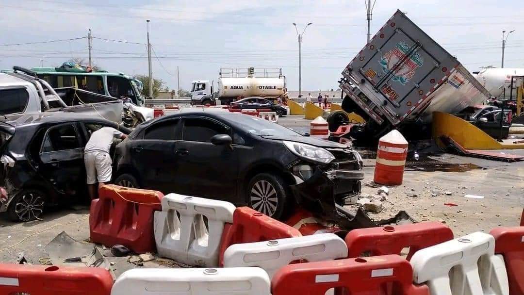 La Libertad: Trágico accidente deja varios muertos y heridos tras falla en los frenos de camión en peaje de Chicama