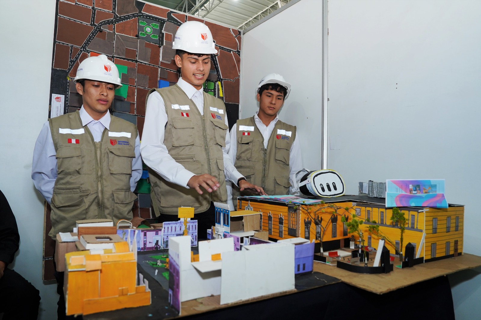 Estudiantes presentaron proyectos creativos e innovadores en feria Innova Emprende UCV Fest