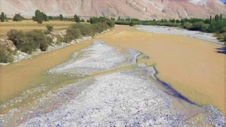 Arequipa: luego de dos meses de emergencia, recién entregan S/ 308 mil para mitigar contaminación en río Tambo