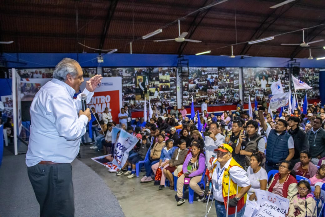 Abogado César Sandoval resalta unidad dentro de APP