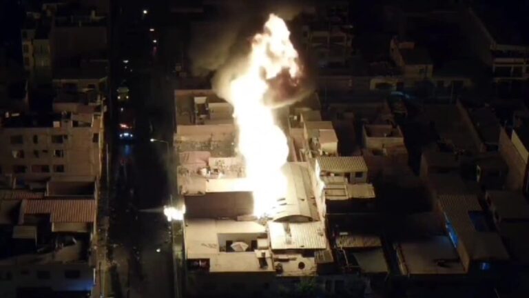 Arequipa: incendio en ferretería dejó 6 heridos y 12 viviendas afectadas en Miraflores (VIDEO)