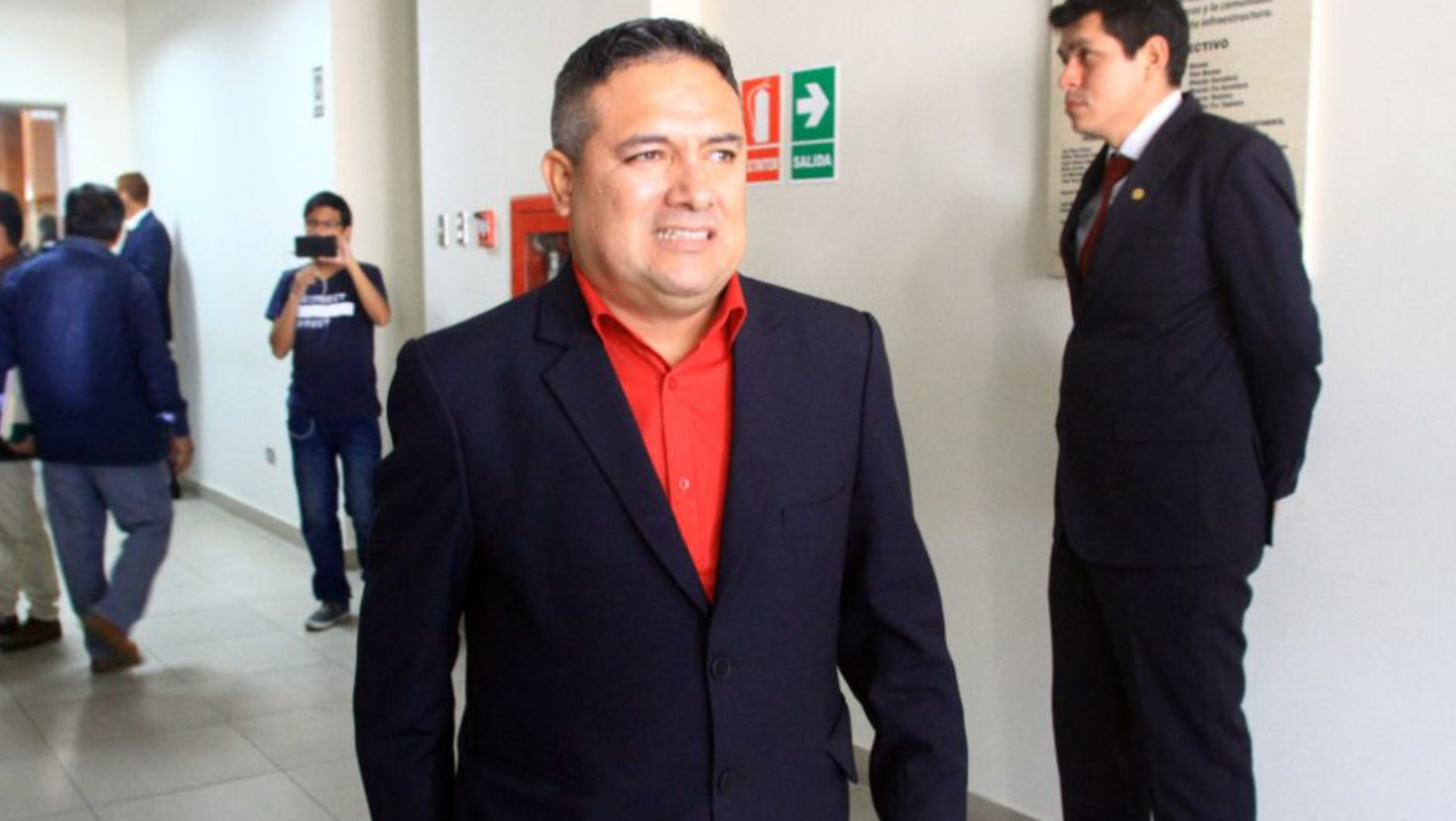 Trujillo: Concejo aprueba vacancia de alcalde sentenciado y prófugo Arturo Fernández