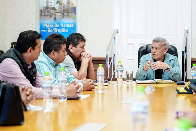 La Libertad: Transportistas suspenden paro tras acuerdo con el gobernador César Acuña