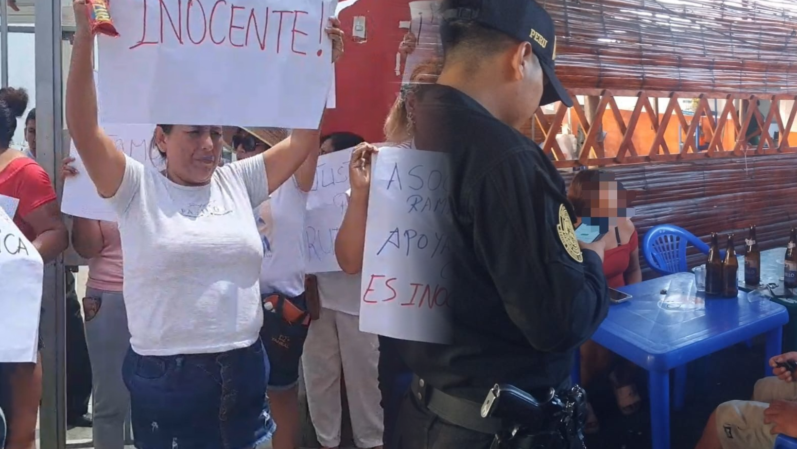 Protestan frente a Unidad de Flagrancia y exigen liberación de mujer acusada de trata de personas en Salaverry