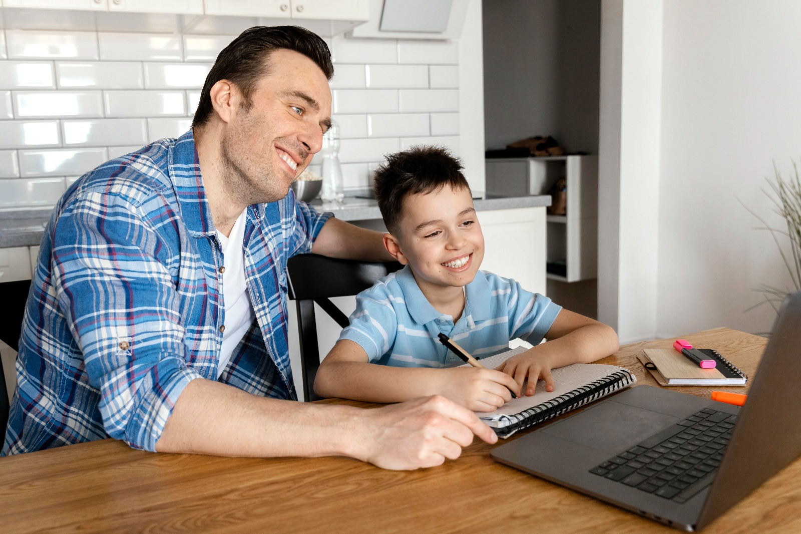 ¿Qué necesitas en casa para estudiar online sin interrupciones?