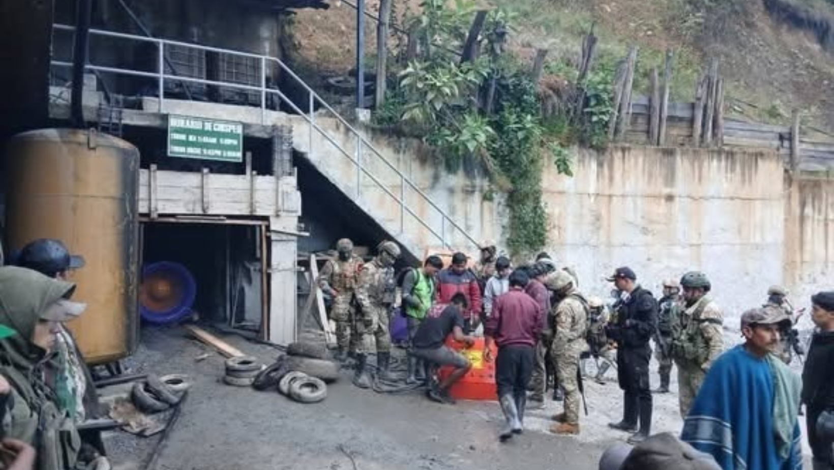 Rescatan a 8 mineros secuestrados en bocamina de Pataz