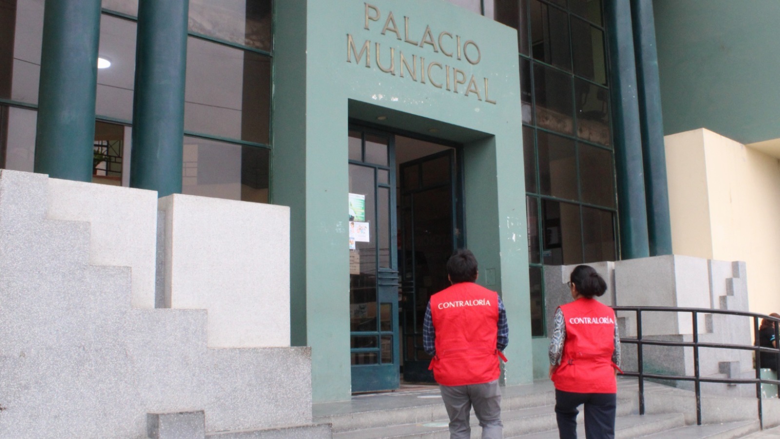 Contraloría: Municipalidad de La Esperanza contrató como proveedores a dos trabajadores destituidos