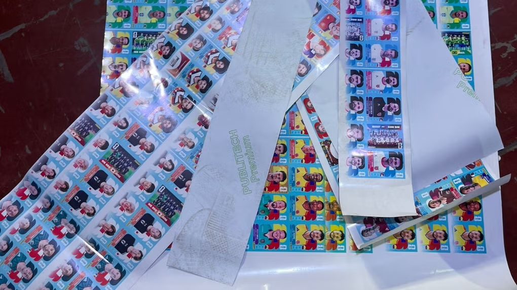 Hallan aparente taller en Lima con más de 13 mil figuritas del Mundial presuntamente falsas