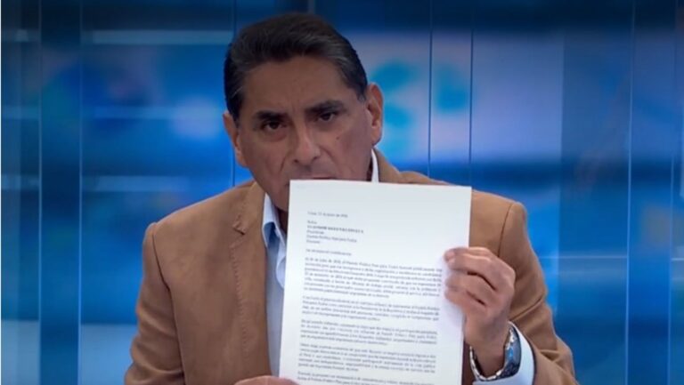 Carlos Álvarez renuncia a País para Todos por discrepancias internas