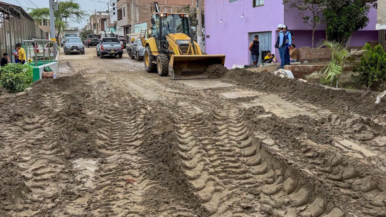 Tubería colapsa durante la madrugada y afecta 70 viviendas en El Porvenir