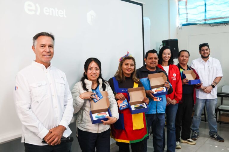 Entel y Fundación Romero llevan capacitación digital a comunidad rural de La Libertad